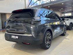 2025 Peugeot 5008 GT Premium Hybrid