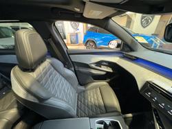 2025 Peugeot 5008 GT Premium Hybrid