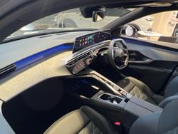 2025 Peugeot 5008 GT Premium Hybrid