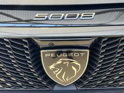2025 Peugeot 5008 GT Premium Hybrid