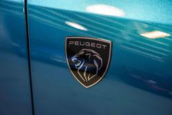 2025 Peugeot 5008 GT Premium Hybrid