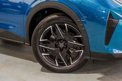 2025 Peugeot 5008 GT Premium Hybrid