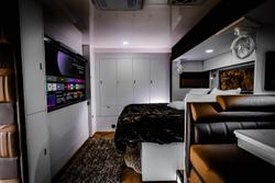 Legend Caravans Tycoon Slider 28FT - Triaxle - Family VAN 2-BUNK