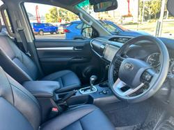 2025 Toyota Hilux SR5 48V GUN126R 4X4 Dual Range Stunning Silver