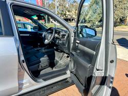 2025 Toyota Hilux SR5 48V GUN126R 4X4 Dual Range Stunning Silver