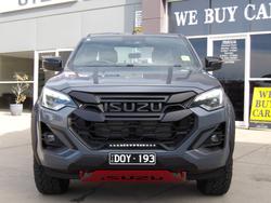 2024 Isuzu
D-MAX BLADE