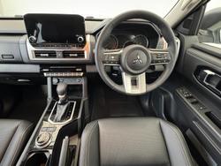 2024 Mitsubishi
Triton GLS