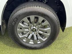 2024 Mitsubishi
Triton GLS