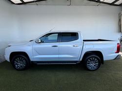 2024 Mitsubishi
Triton GLS