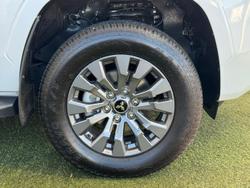 2024 Mitsubishi
Triton GLS