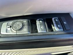 2022 Kia
                Carnival S