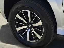 2017 Mitsubishi
Pajero Sport GLX