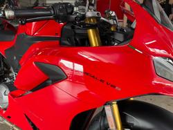 2025 Ducati Panigale V2 S Panigale Red
