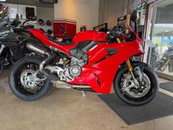 2025 Ducati Panigale V2 S Panigale Red