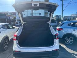 2018 Nissan QASHQAI ST J11 Series 2 Ivory Pearl