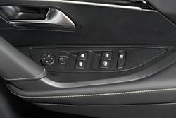 2022 Peugeot 2008 GT P24 MY23 Pearl White