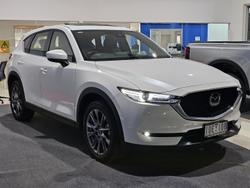 2021 Mazda
CX-5 Akera