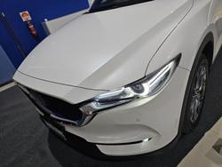 2021 Mazda
CX-5 Akera