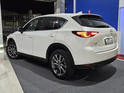 2021 Mazda
CX-5 Akera