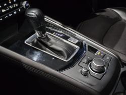 2021 Mazda
CX-5 Akera