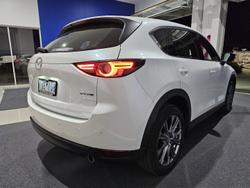 2021 Mazda
CX-5 Akera