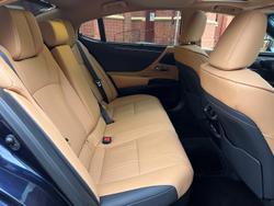 2023 Lexus
ES 300h Sports Luxury