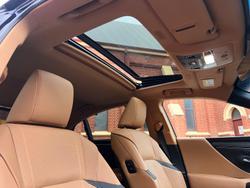 2023 Lexus
ES 300h Sports Luxury