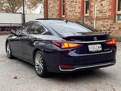 2023 Lexus
ES 300h Sports Luxury