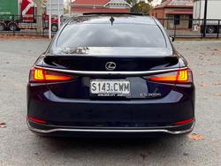 2023 Lexus
ES 300h Sports Luxury
