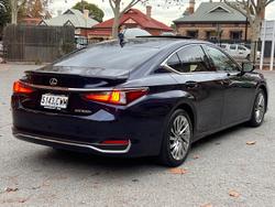 2023 Lexus
ES 300h Sports Luxury