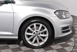 2015 Volkswagen
                Golf 110TSI Highline