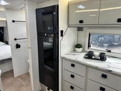 2025 JB Caravans 22'6 Dirt Road Xtreme Rear Club