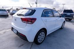 2017 Kia
Rio S