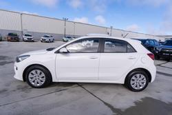 2017 Kia
Rio S
