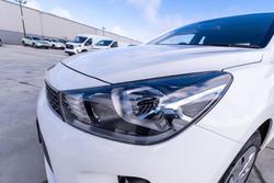 2017 Kia
Rio S