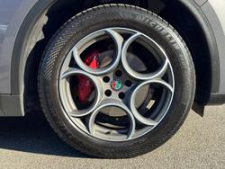 2019 Alfa Romeo Stelvio AWD Grey