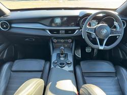 2019 Alfa Romeo Stelvio AWD Grey
