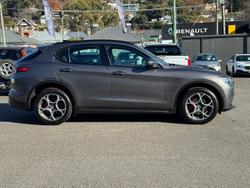 2019 Alfa Romeo
                Stelvio 