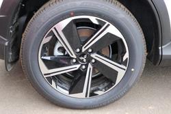 2024 Mitsubishi Eclipse Cross PHEV ES