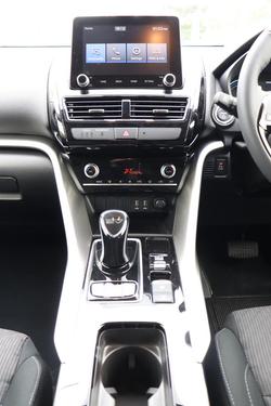 2024 Mitsubishi Eclipse Cross PHEV ES