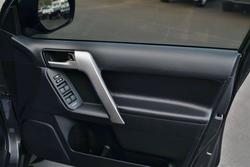2021 Toyota
Prado DSL WGN AT VX
