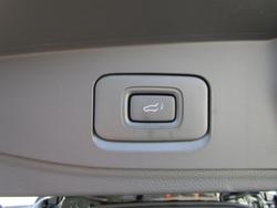 2025 Isuzu
MU-X LS-T