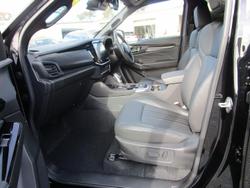 2025 Isuzu
MU-X LS-T