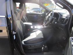 2025 Isuzu
MU-X LS-T
