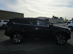 2025 Isuzu
MU-X LS-T