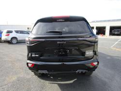 2025 Isuzu
MU-X LS-T