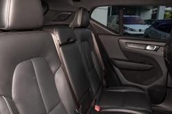 2022 Volvo
XC40 T5 R-Design