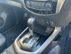 2020 Nissan
Navara ST