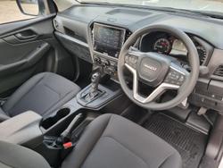 2025 Isuzu
D-MAX SX High Ride