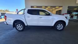 2023 NISSAN
                NAVARA ST 4X4